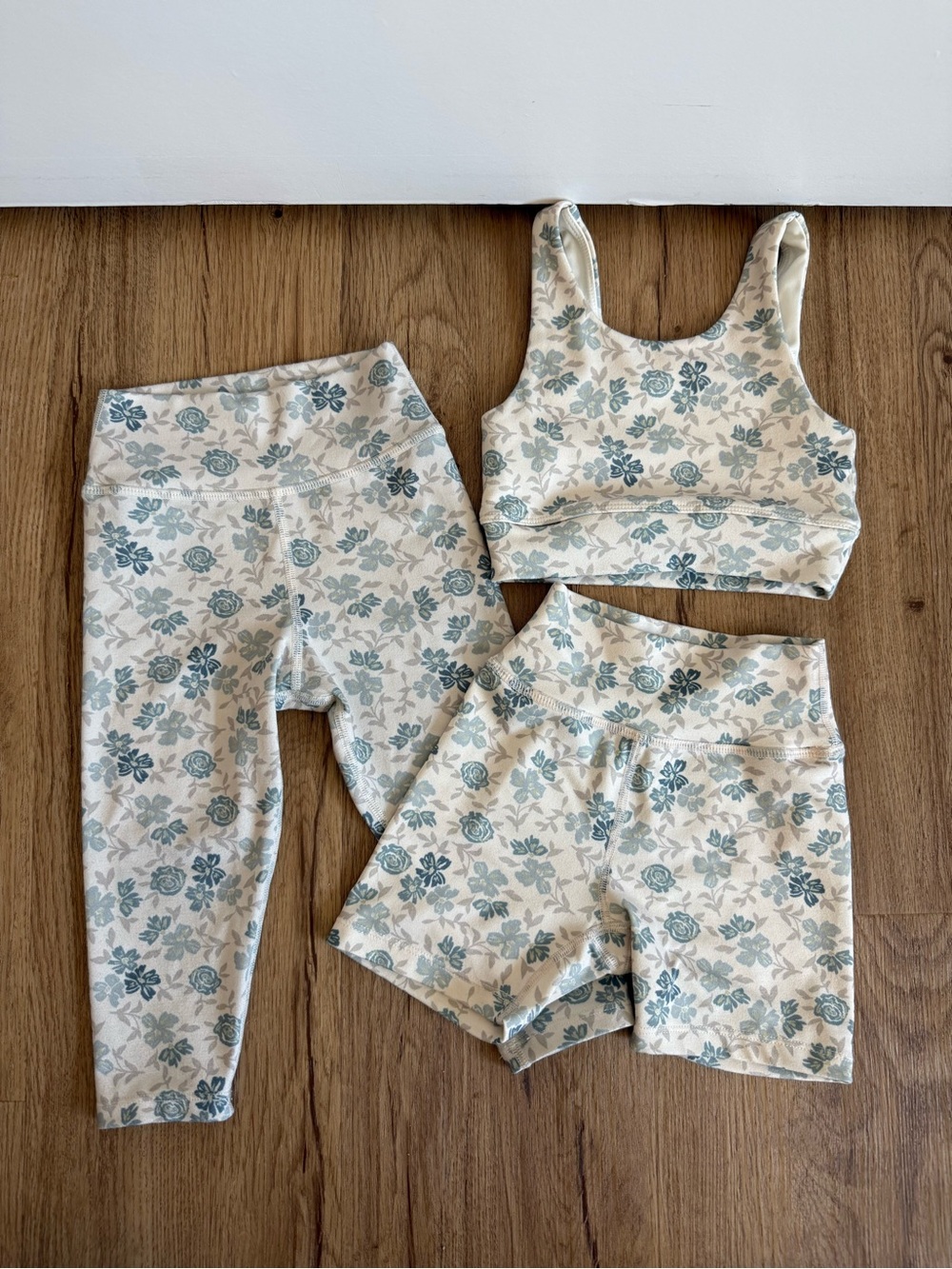 rylee & cru x PLAY • 2-3y • blue floral swift sports bra bike shorts legging lot